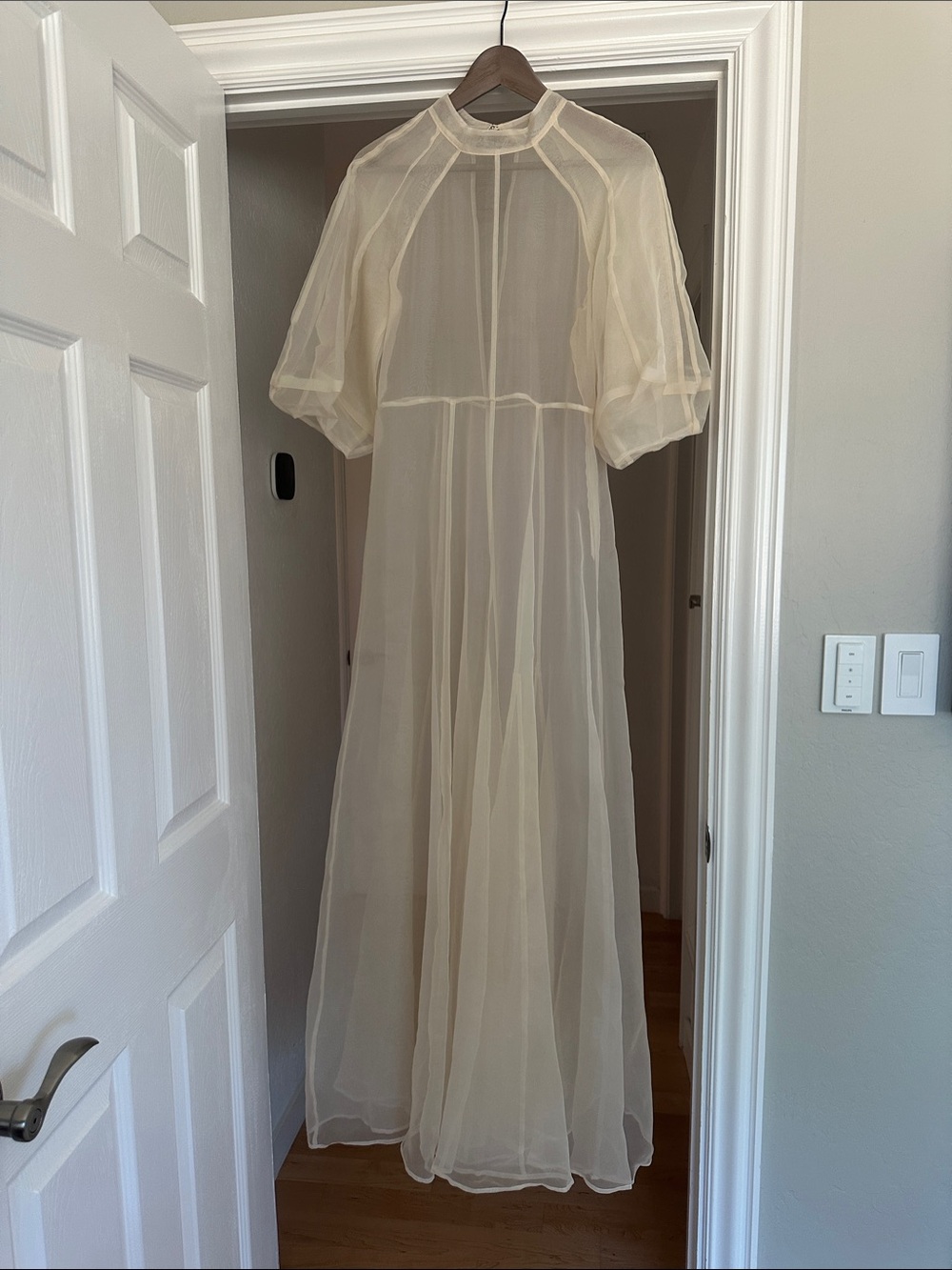 Kamperett Meiere Gown Ivory Small